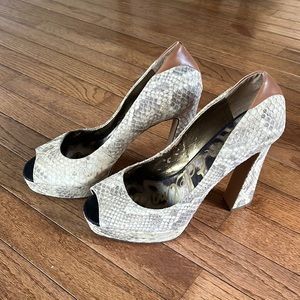 Size 9.5 Sam Edelman platform open toe heels